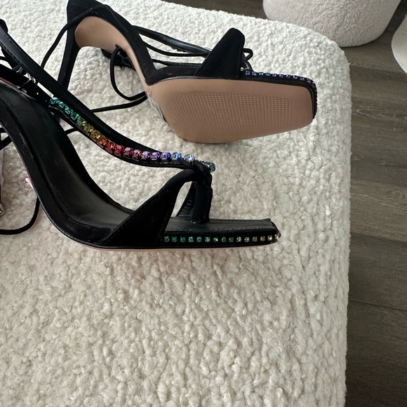 Vikki Crystal Sandal in Black
Schutz size 8 - Picture 8 of 10